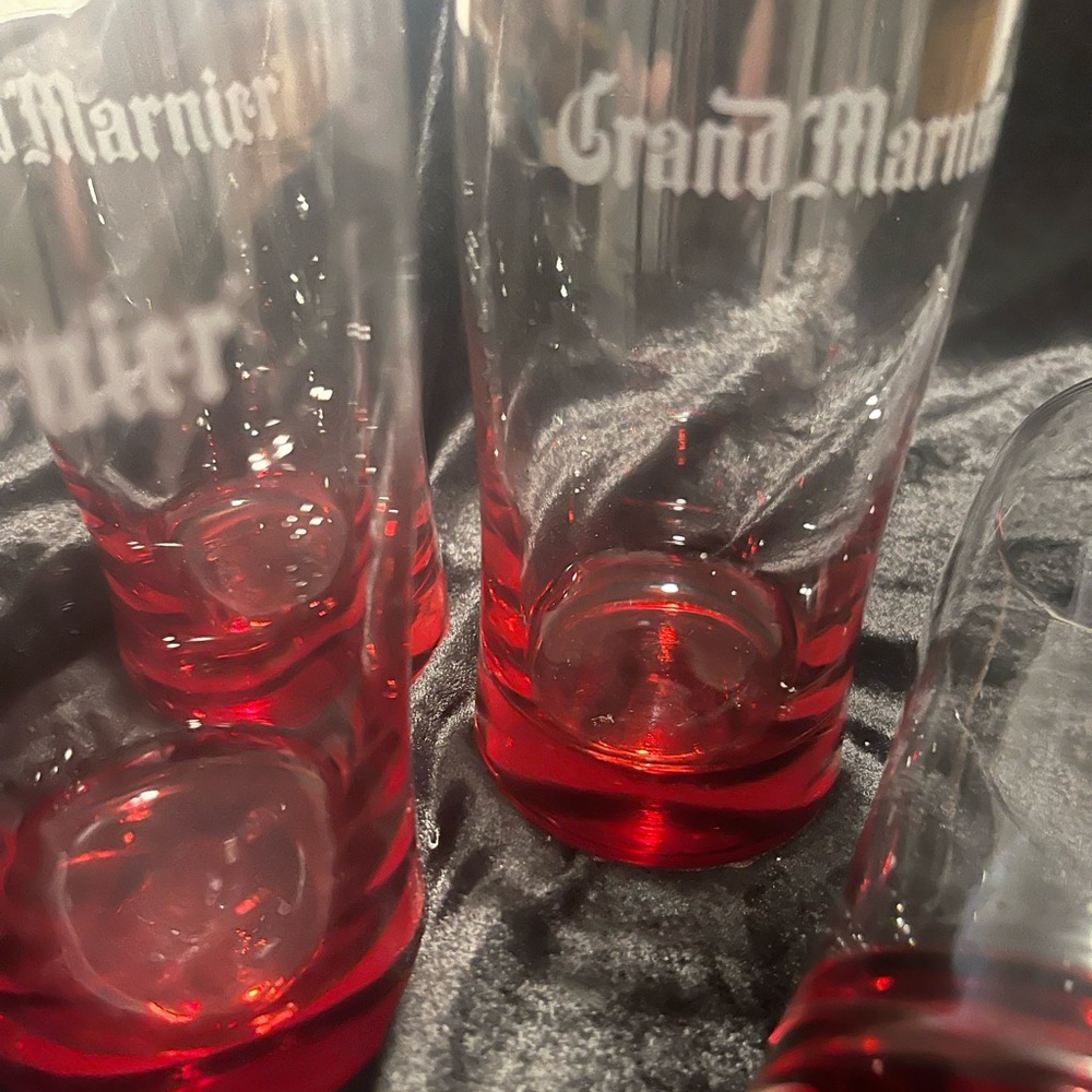 Red Glass Set - Picture 9 of 9
